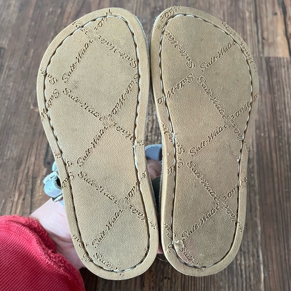 Salt Water T-Thong Silver Sandals Size 9 - Picture 6 of 7